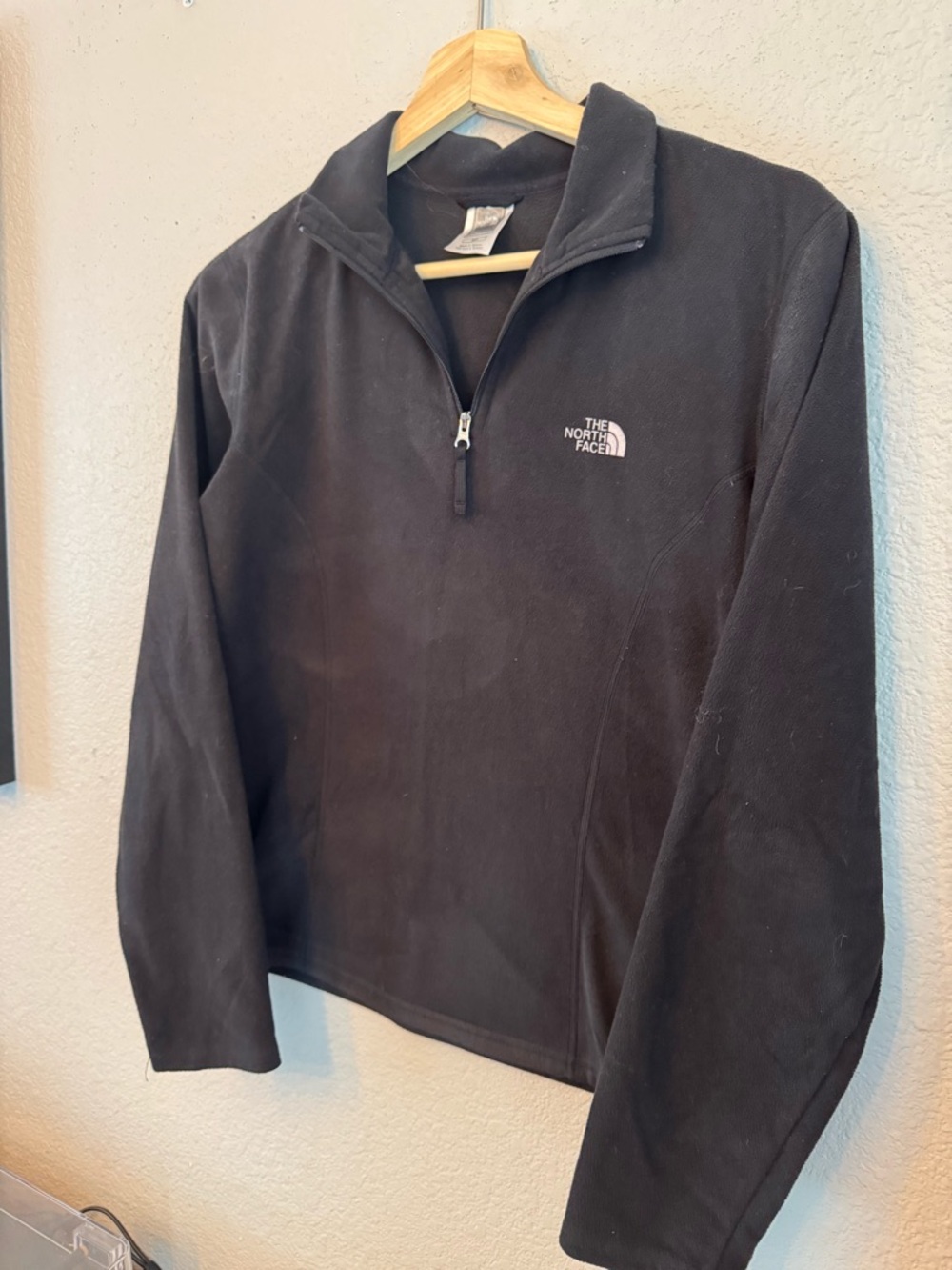 The North Face Black Quarter-Zip Fleece Pullover Womens Small